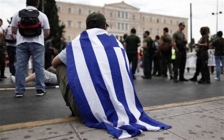 Eurostat: Φτωχοί αισθάνονται 8 στους 10 Έλληνες με χαμηλό μορφωτικό επίπεδο