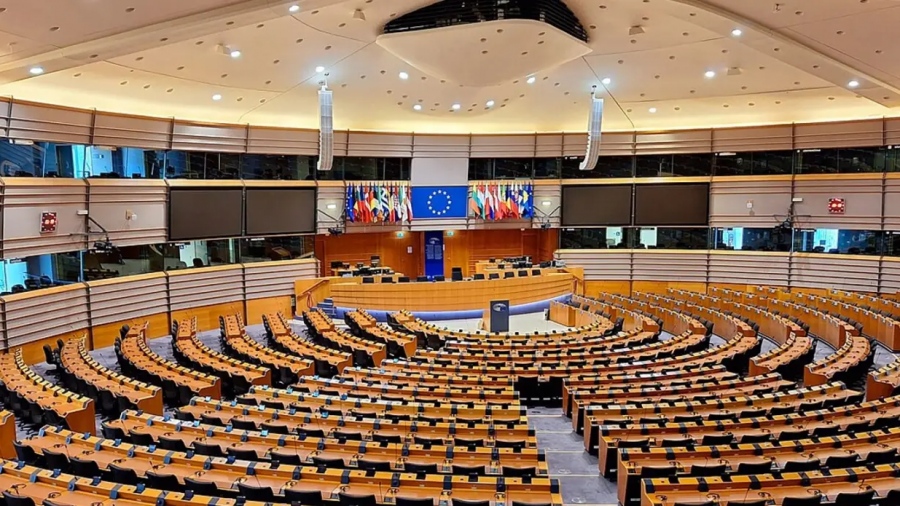 Σοκ στις Βρυξέλλες: «Εξαφανίστηκε» η νίκη του Κιέβου από το ψήφισμα – Ρήγμα στην Ευρώπη