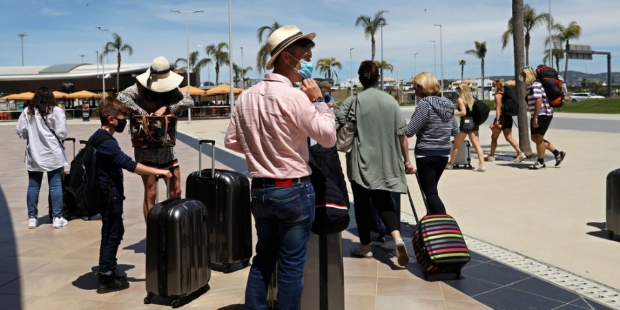 Πορτογαλία: Αποχωρούν άρον άρον οι Βρετανοί τουρίστες για να γλιτώσουν την καραντίνα