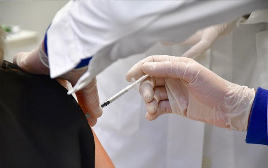 Υποχρεωτικός εμβολιασμός: Διχασμένη η κυβέρνηση - Ψάχνει (ακόμα) την Ιφιγένεια για την αποτυχία