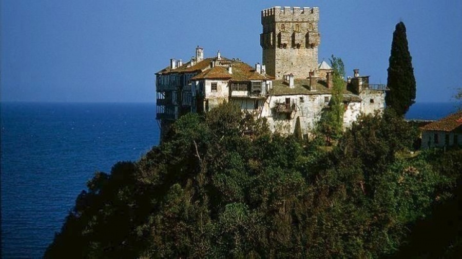 Μοναχός του Αγίου Όρους προσεβλήθη από κορωνοϊό - Νοσηλεύεται στο ΑΧΕΠΑ