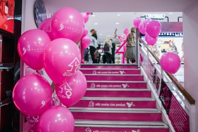 Ο Όμιλος ΣΑΡΑΝΤΗΣ στο πλευρό του Ξενώνα Φοίβη  στο Hondos Center Ερμού με αφορμή την Ημέρα της Γυναίκας