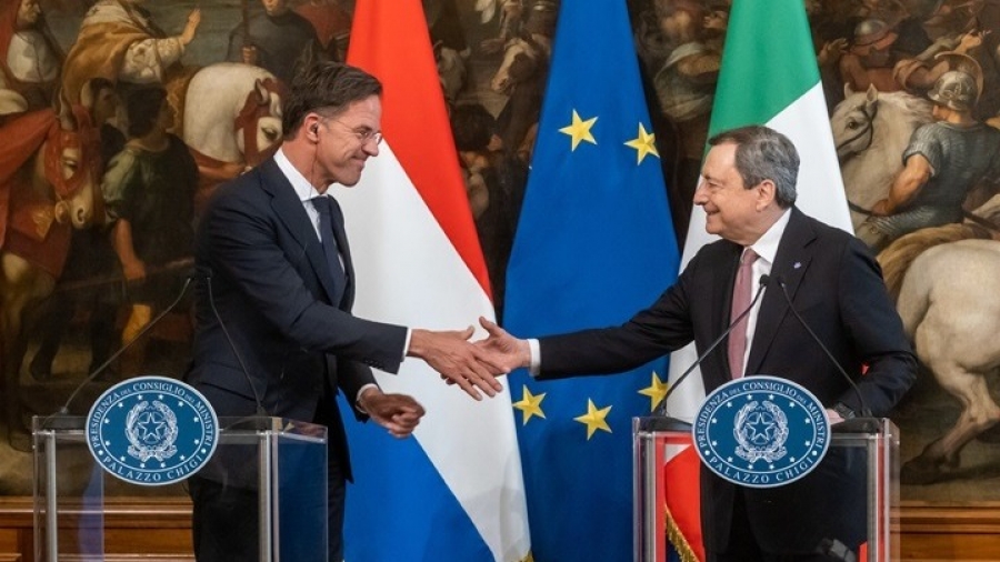 Κύριο θέμα συζήτησης Draghi - Rutte το ευρωπαϊκό πλαφόν στην τιμή φυσικού αερίου - «Χωρίς αιδώ, οι ρωσικές σφαγές»