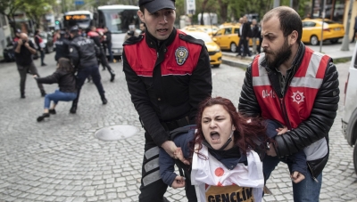 Πρωτομαγιά με συλλήψεις εκατοντάδων διαδηλωτών στην Τουρκία - Κυβερνητικό εμπάργκο στους εορτασμούς οπουδήποτε αλλού, πλην της πλατείας Ταξίμ