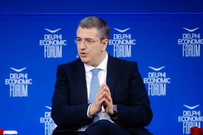 Στον «αέρα» οι πτήσεις - Μέχρι τις αρχές Ιουνίου επαρκούν τα αεροπορικά καύσιμα, λέει ο Τζιτζικώστας