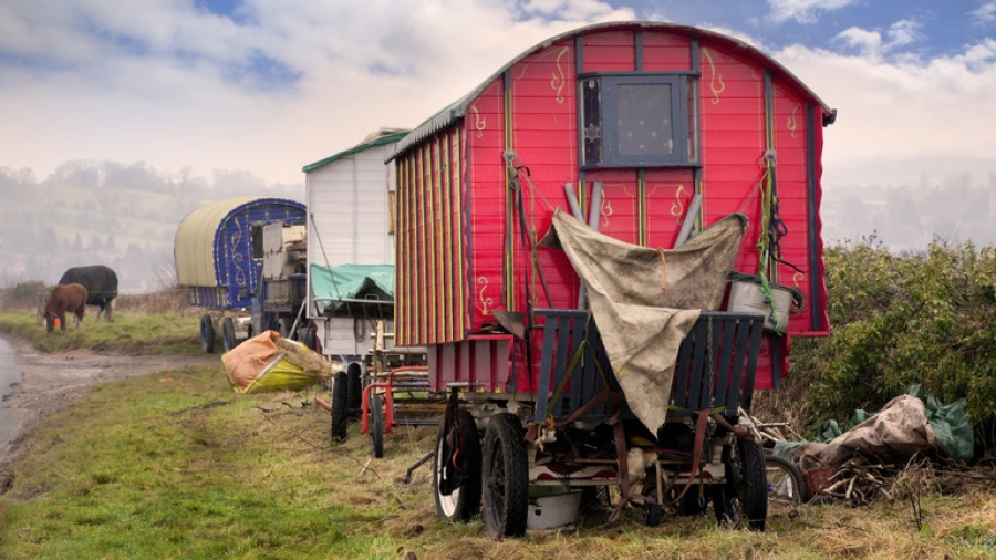 Οι Ρομά συρρέουν στην Ελβετία για να εισπράξουν επιδόματα χρησιμοποιώντας πλαστά ουκρανικά διαβατήρια