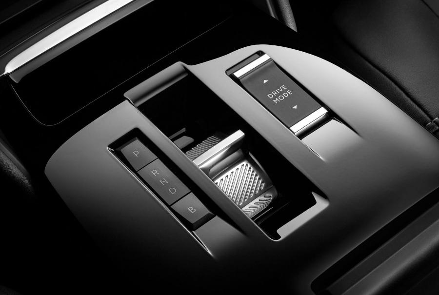 H Stellantis ετοιμάζει νέους τετρακύλινδρους κινητήρες