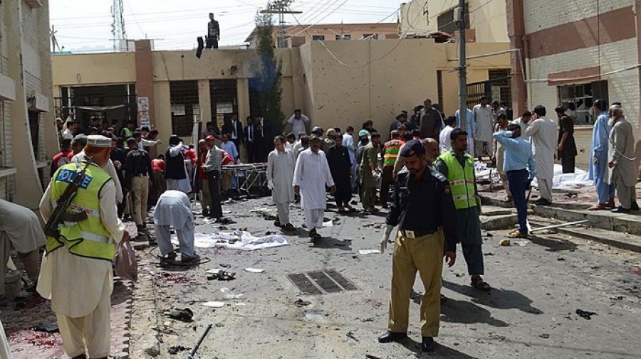 Πακιστάν: Έκρηξη σε μουσουλμανικό τέμενος με 13 νεκρούς - Ο ISIS ανέλαβε την ευθύνη της επίθεσης