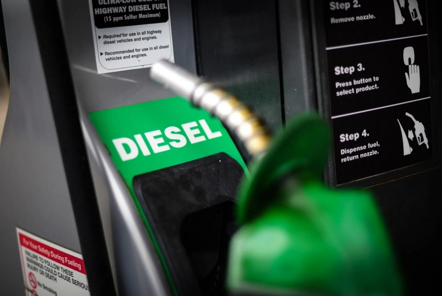 Το χάος συνεχίζεται - Η τιμή του Diesel…πιάνει  σύντομα τα 2 ευρώ το λίτρο ενώ τιμή της βενζίνης θα γίνει πιο φθηνή