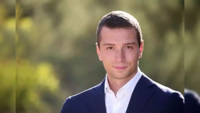 Φρενίτιδα με τον Jordan Bardella στη Γαλλία - Είναι μόλις 28 χρόνων αλλά έχει δώσει ώθηση στην ακροδεξιά