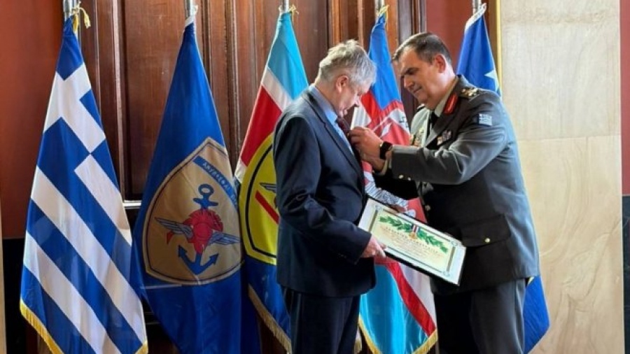 Ο Πρέσβης της Βοσνίας στην Ελλάδα τιμήθηκε με διάκριση από το Υπουργείο Άμυνας – Vukovic: Άριστες οι σχέσεις των δύο κρατών