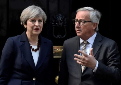 Συγκρατημένος ο Juncker: Είχαμε μια καλή συνάντηση με τη May - Τα σενάρια αναβολής του Brexit