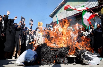 Τεράστια πλήθη στους δρόμους του Ιράν με πορτρέτα του Mojtaba Khamenei - Οργή για Ισραήλ και ΗΠΑ