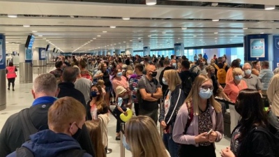 Πόσο θα κοστίσει στις αεροπορικές το χάος στα ευρωπαϊκά αεροδρόμια