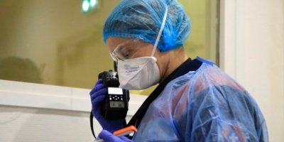 Η Γαλλία παρήγγειλε σχεδόν 2 δισ. μάσκες από την Κίνα