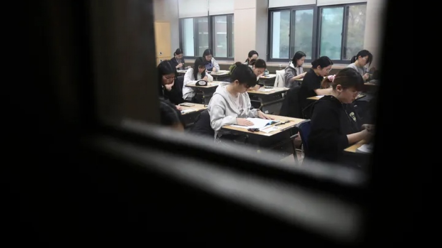 Νότια Κορέα: Μαθητές κάνουν μήνυση σε καθηγητή που έληξε εξέταση 90 δευτερόλεπτα νωρίτερα