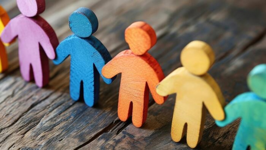 Δικτατορία ΛΟΑΤΚΙ προ των πυλών: Ομάδα ετεροφοβικών απαιτεί να μη γίνεται η διάκριση «αγόρι» - «κορίτσι» στα σχολεία