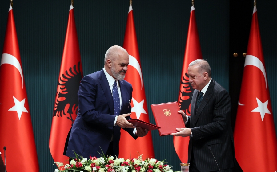 Επίσκεψη Erdogan στα Τίρανα και υπογραφή 7 συμφωνιών Τουρκίας - Αλβανίας
