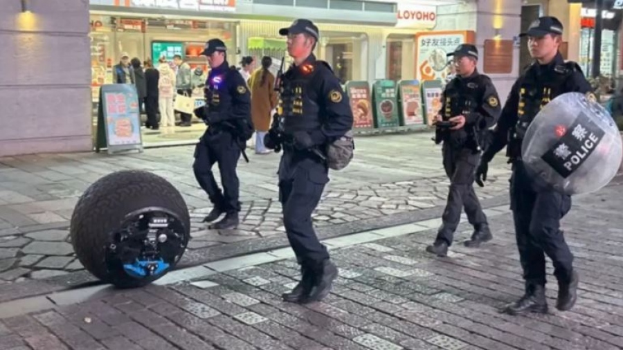 Νέα εποχή στην καταστολή - Η Κίνα δημιούργησε ρομπότ για αστυνόμευση πλήθους