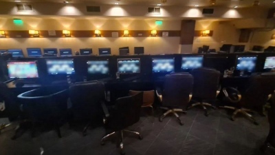 ΕΛ.ΑΣ.: Οκτώ συλλήψεις για παράνομα τυχερά παίγνια εντός καταστήματος υγειονομικού ενδιαφέροντος στην Καλλιθέα