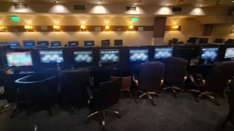 ΕΛ.ΑΣ.: Οκτώ συλλήψεις για παράνομα τυχερά παίγνια εντός καταστήματος υγειονομικού ενδιαφέροντος στην Καλλιθέα
