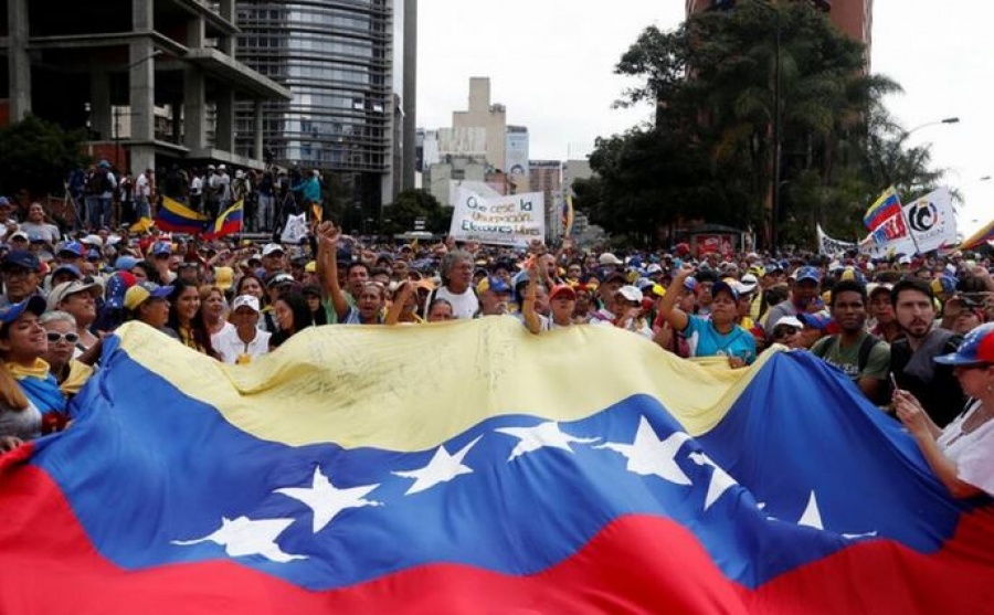 Βενεζουέλα: Ράλι στα ομόλογα και την κρατική PDVSA - Οι αγορές στηρίζουν την ανατροπή Maduro