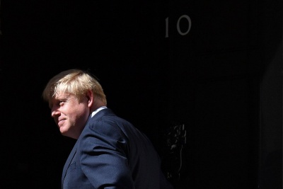 Βρετανικό Κοινοβούλιο: Ο Johnson βρίσκεται αντιμέτωπος με νομικές και διπλωματικές προκλήσεις