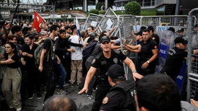 Κόλαση στην Τουρκία – Επεισόδια μπροστά από γραφεία CHP, η αστυνομία έριξε δακρυγόνα – Οργή Imamoglu