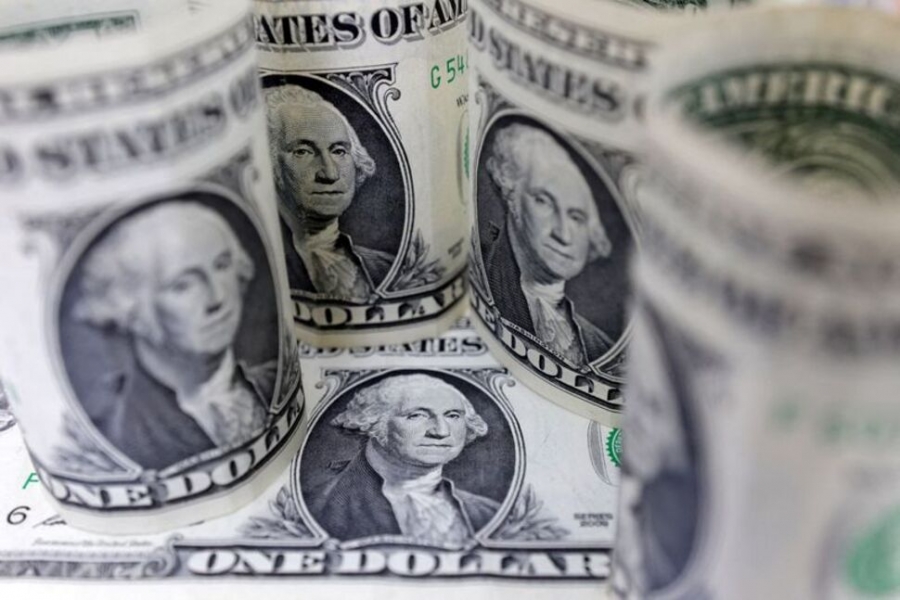 Νομισματικός πόλεμος: Σορτάρουν το δολάριο για πρώτη φορά από τον Ιούλιο του 2021 – Οι φόβοι για comeback του πληθωρισμού και ο χρησμός της Goldman