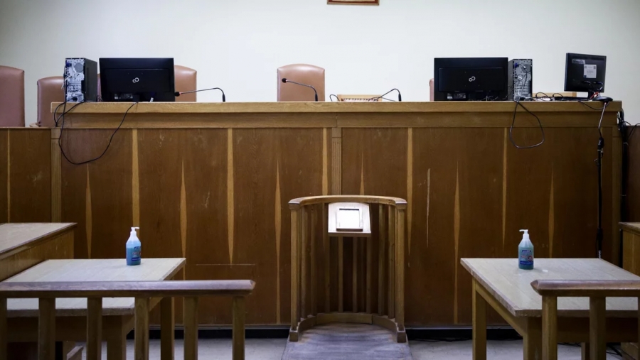 Θεσσαλονίκη: Έστειλε τον... φίλο του να δικαστεί για λογαριασμό του -Το «τέχνασμα» δικηγόρου εξόργισε τους δικαστές