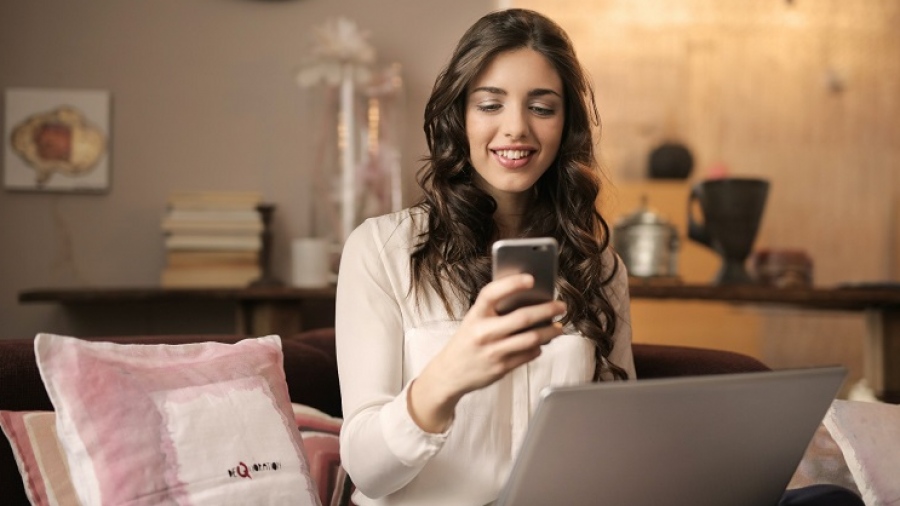 Σοκ για τη «γενιά των μηνυμάτων» - Γιατί οι νέοι πανικοβάλλονται με τα τηλεφωνήματα