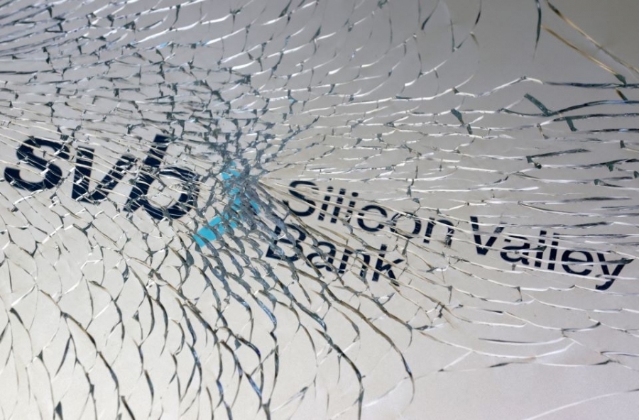 Η SVB Financial, μητρική της Silicon Valley Bank, σκέφτεται να καταθέσει αίτηση πτώχευσης