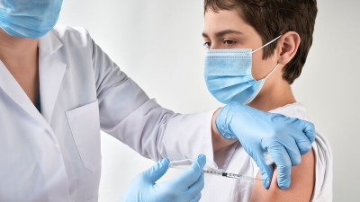 Νέα μελέτη από Καναδά: Ο κίνδυνος για νόσηση από COVID-19 νεαρών ανδρών έχει υποτιμηθεί