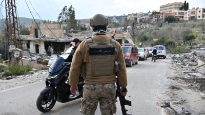 Ο στρατός του Λιβάνου απομακρύνει οδοφράγματα που είχαν τοποθετήσει οι ισραηλινές δυνάμεις κατοχής