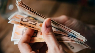 Οι χώρες που δεν αποχωρίζονται τα μετρητά - Σε ποια θέση βρίσκεται η Ελλάδα