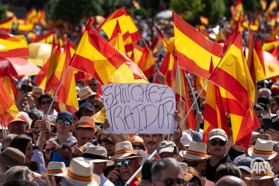 Επανάσταση στη Μαδρίτη: Η Ισπανία στις φλόγες, βυθίζεται στο βούρκο της διαφθοράς η κυβέρνηση Sanchez