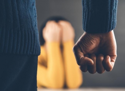 Νέο περιστατικό ενδοοικογενειακής βίας - Άνδρας σημάδεψε με πιστόλι την πρώην σύζυγό του