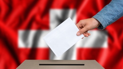 Ιστορικό βήμα: Οι  Ελβετοί ψήφισαν  να δοθεί 13η σύνταξη - Όχι στην αύξηση ηλικιακών ορίων συνταξιοδότησης
