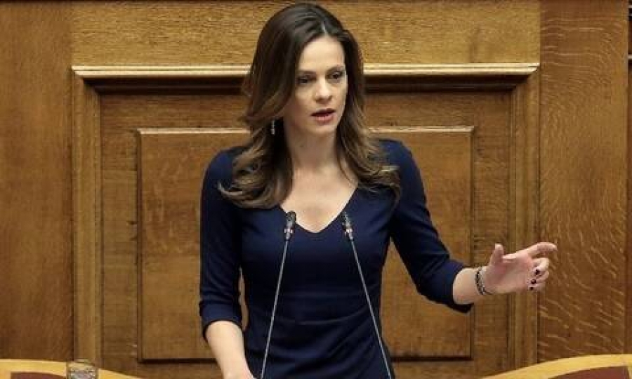 Αχτσιόγλου για Πειραιώς: Ποια είναι η διασφάλιση του δημοσίου συμφέροντος από την κυβέρνηση και το ΤΧΣ;