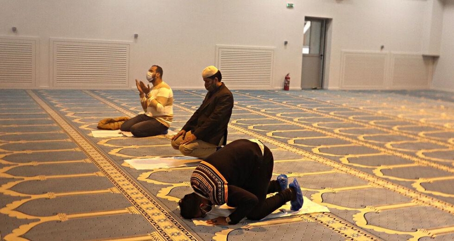 Τουρκικά ΜΜΕ: Η Ελλάδα απορρίπτει τις νόμιμες απαιτήσεις των Μουσουλμάνων για τόπους λατρείας