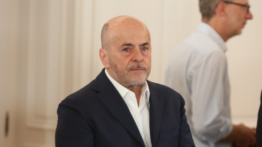 Παρασκήνιο – Η οργή Αλαφούζου για την δυσοσμία και η επίθεση στην κυβέρνηση για συγκεκριμένο εφοπλιστή…