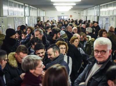 Ιταλικές εκλογές: Στο 58,5% η προσέλευση στις κάλπες - «Τεχνικά προβλήματα» με τα ψηφοδέλτια
