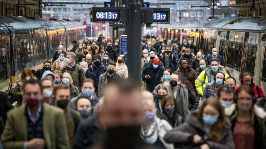 Μελέτη Πανεπιστημίου Κοπεγχάγης: H Omicron παρακάμπτει την ανοσία των εμβολιασμένων, αλλά ίσως «τελειώσει» την πανδημία