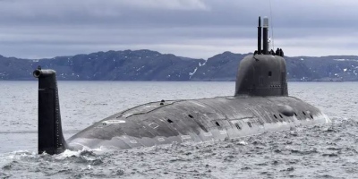 Τρόμος και συναγερμός στο ΝΑΤΟ: Η Ρωσία επεκτείνει τον στόλο με τα πυρηνικά υποβρύχια Yasen