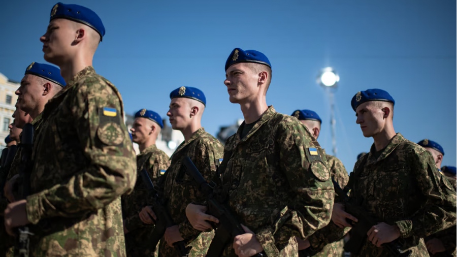 Απεγνωσμένα μέτρα σε απελπιστικούς καιρούς - Η Ουκρανία μειώνει την ηλικία επιστράτευσης στα 25 έτη