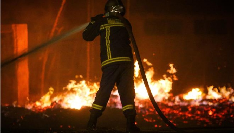 Κεφαλονιά: Μεγάλη πυρκαγιά στη περιοχή Ζόλα, προς εκκένωση το χωριό