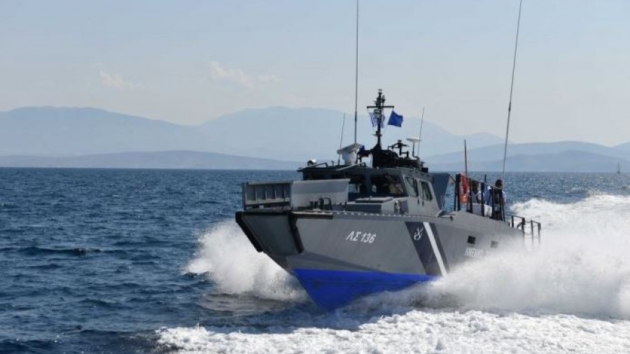 Ναυάγιο στη Λέσβο: Συνεχίζονται οι έρευνες για τον εντοπισμό των 12 αγνοούμενων ναυτικών - Ένας νεκρός, ενας σώος