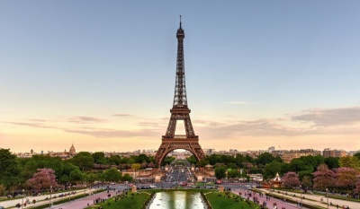 Κορωνοϊός: Η Γαλλία κλείνει καταστήματα, εστιατόρια και χώρους ψυχαγωγίας