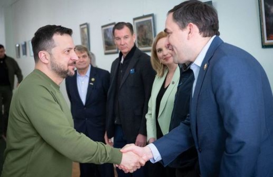 Ο Zelensky συναντήθηκε με αντιπροσωπεία του Κογκρέσου στα σύνορα της Ουκρανίας με Ρωσία, Λευκορωσία