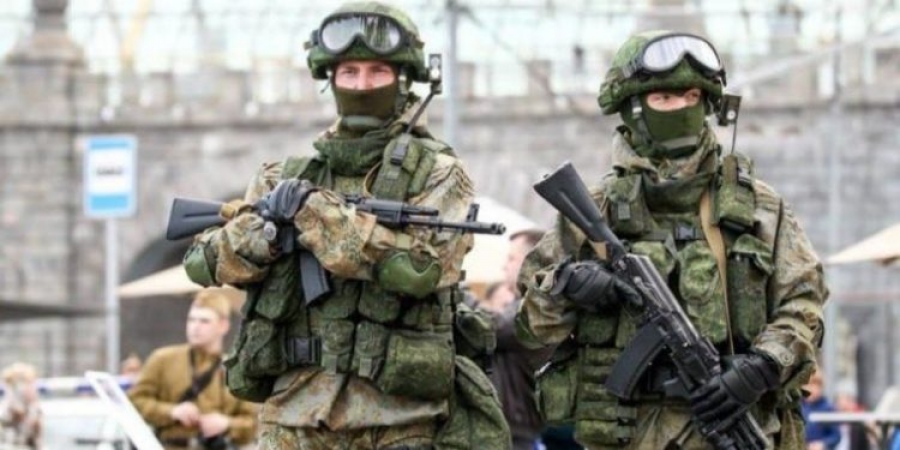 Politico: Η Κίνα στέλνει κρυφά στρατιωτικό εξοπλισμό στη Ρωσία